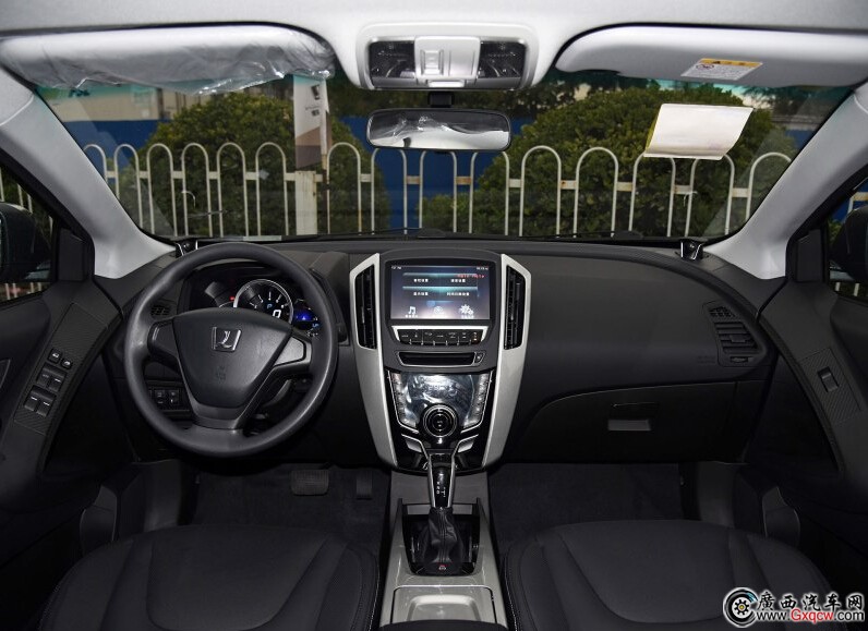 (yu)6 SUV܇(ch) ^D